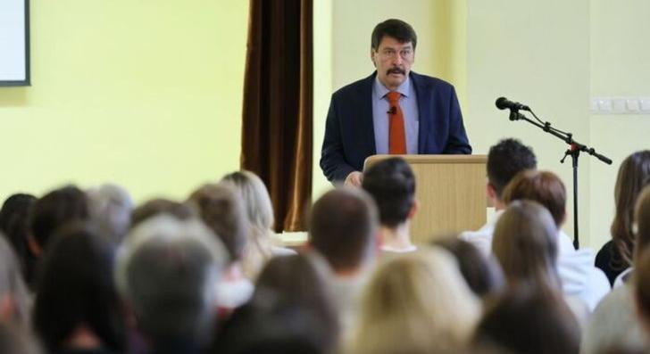 Áder János: most zajlik a hatodik tömeges kihalási hullám a Föld történetében