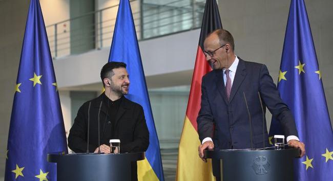 Zelenszkij Ukrajna háborús szükségleteinek a kielégítéséről tárgyalt Merz-cel
