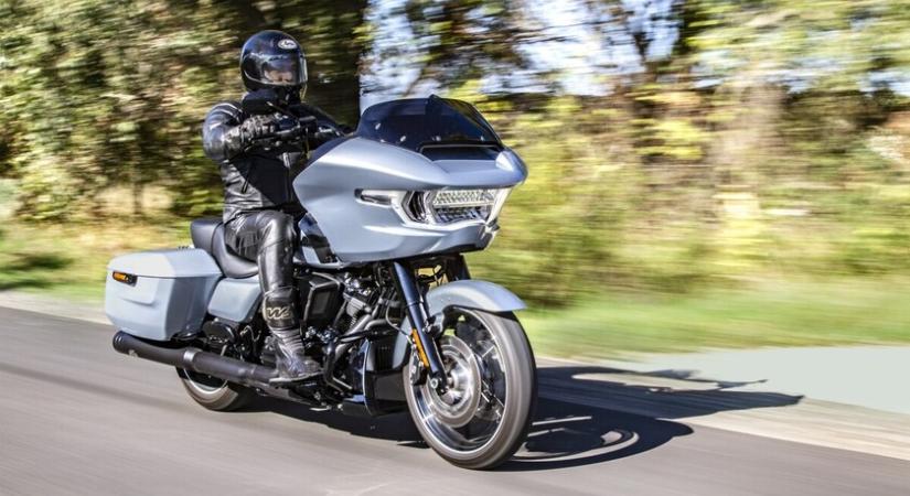 Ilyen motorokat vettünk idén - Egyeduralkodó túraenduró