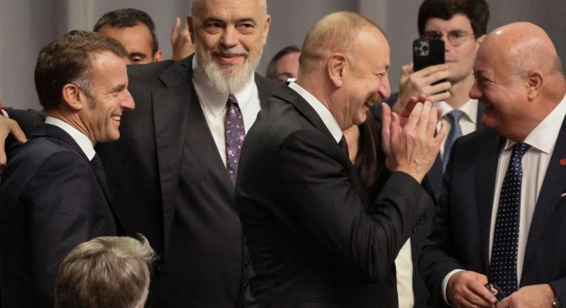 Együtt röhögtek a világtérképet nem ismerő Trumpon az európai vezetők