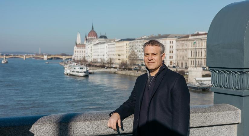 Juhász Péter megszólalt a házkutatás után, panasszal élt az eljárás ellen, holnap tanúként kihallgatják