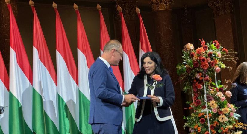 Érdemérem a hajdú-bihari közigazgatási dolgozónak