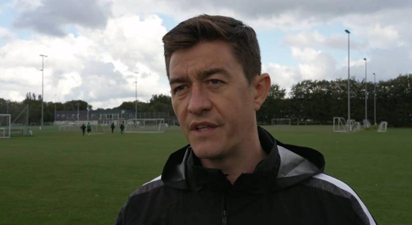 „A macsó futballvilágban azt hisszük, mennyire menők vagyunk, de a nők sokkal menőbbek nálunk” – amíg fia az életéért, a Viborg edzője a győzelemért harcolt