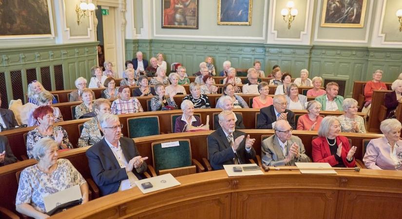 Az Idősek Világnapján díjazták Győr szépkorú polgárait