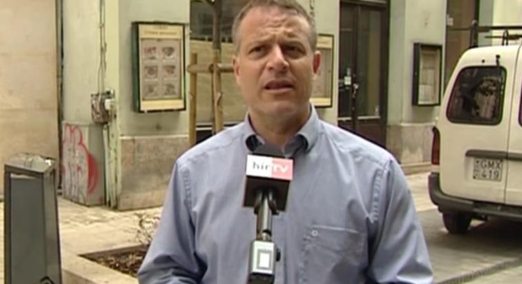 Lecsapott az ügyészség: bizonyítékokat foglaltak le az álhírbotrány főszereplőjénél, Juhász Péternél  videó