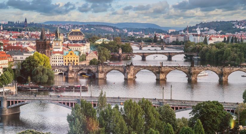 Súlyos fertőző betegség terjed Prágában, meredeken emelkedik az esetszám