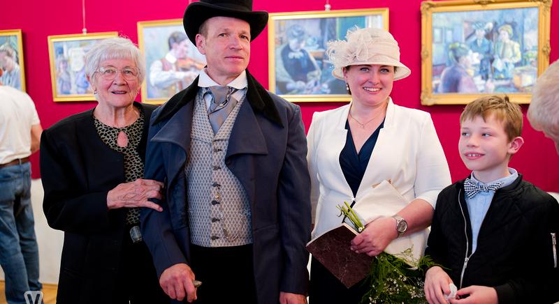 Váratlan utazás Répcelakon - Pusztai Csaba filmsorozat-ihlette festményei a Répce Galériában