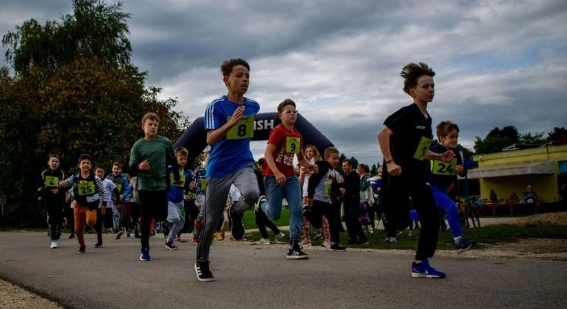 Tava Trail - Jótékonysági futás a töltéstavai iskoláért - fotók