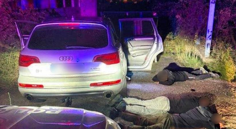 Drogos sofőr menekült Audival, zsákutcában ért véget a rendőri hajsza