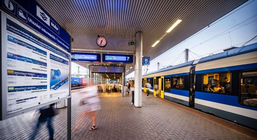 Újít a MÁV: így lesz gyorsabb és egyszerűbb a helyjegyes felszállás