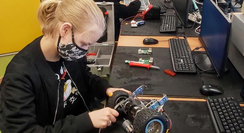 A Bánki robotikás diákjainak ötleteiből elképesztő találmányok születnek
