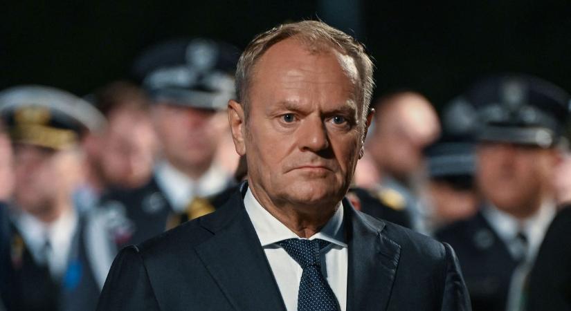 Kínos videó: Tusk megsemmisült Orbán Viktor mellett – a lengyel miniszterelnök megpróbálta elhallgattatni a magyart, de esélye se volt