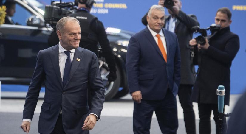 „Az egyetlen kérdés, hogy kinek az oldalán áll?” – kérdezte Donald Tusk Orbán Viktortól az EU-csúcson