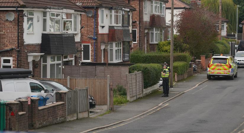 Brit miniszterelnök: a manchesteri zsinagóga elleni támadás is jelzi az antiszemitizmus erősödését