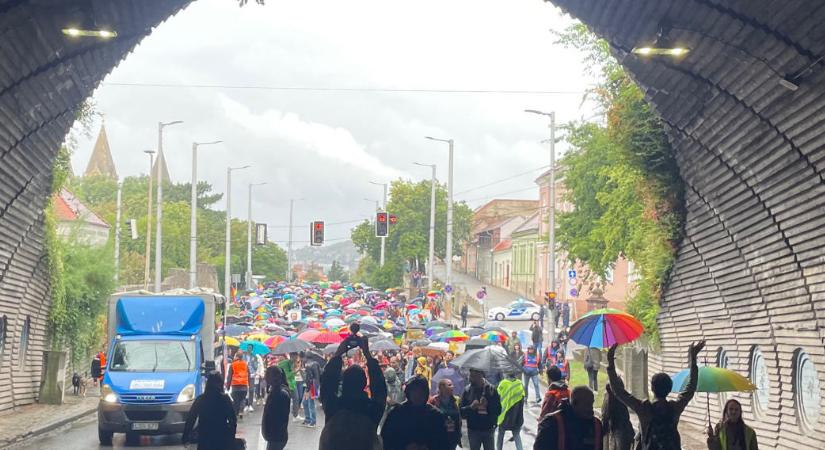 Több mint 25 ezren kérték a rendőrséget a Pécs Pride biztosítására, de senki nem vette át a petíciót