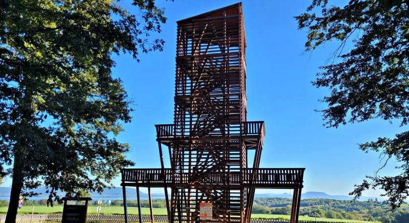 Somoshegyi-kilátó – páratlan balatoni panoráma Balatonberényből