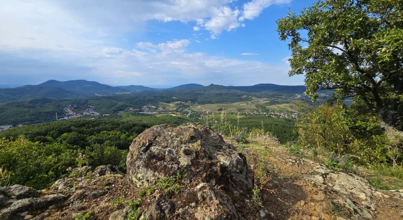 Pécs-kő – Salgótarján bazaltcsúcsa, amely hegymászóélményt is kínál