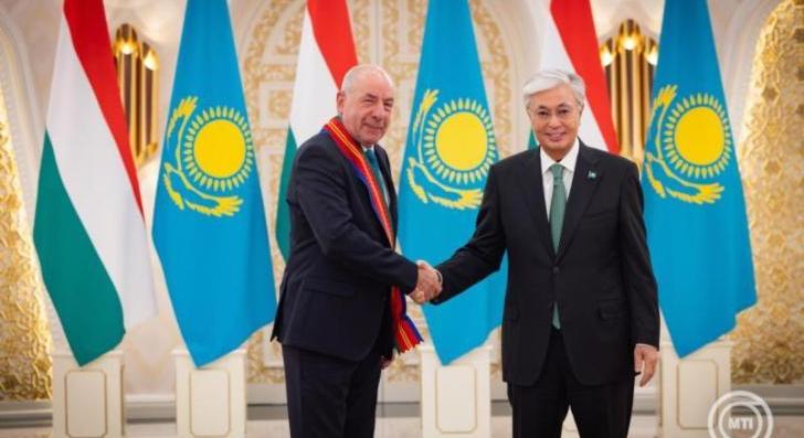 Magyar államfő Kazahsztánban