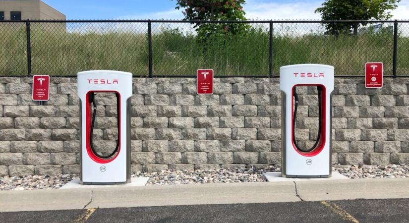 A Tesla új Supercharger állomást nyit Magyarországon