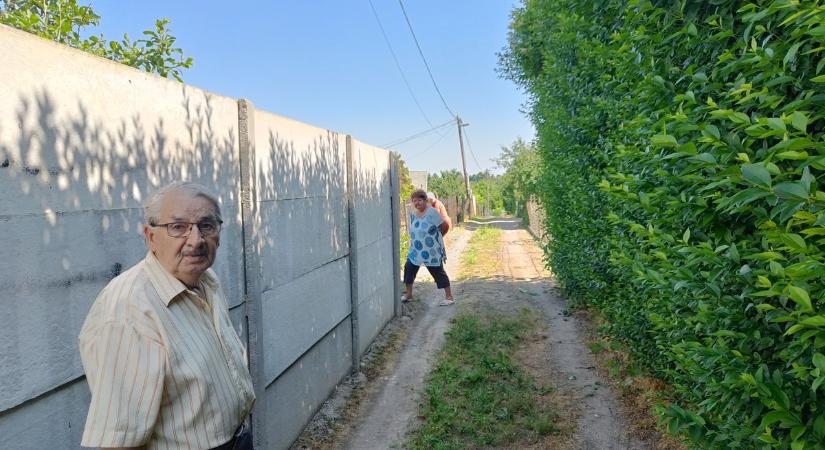 Egy kis utca, amely miatt évek óta perben állnak a szomszédok Fejérben