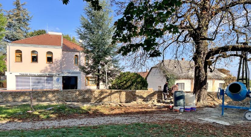 Barokk csoda a város közepén: megújul a templom és környezete