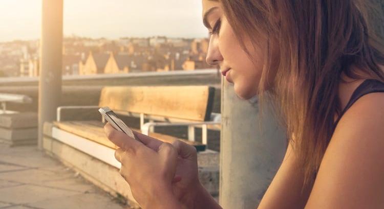 Közösségi média csak 16 év felett – korhatár lesz