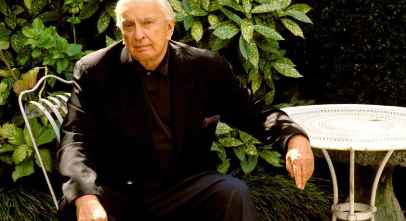 Gore Vidal előszeretettel döntögette a bálványokat