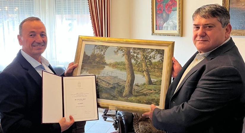 A hatvanéves hevesi tűzoltó miniszteri köszöntésben részesült