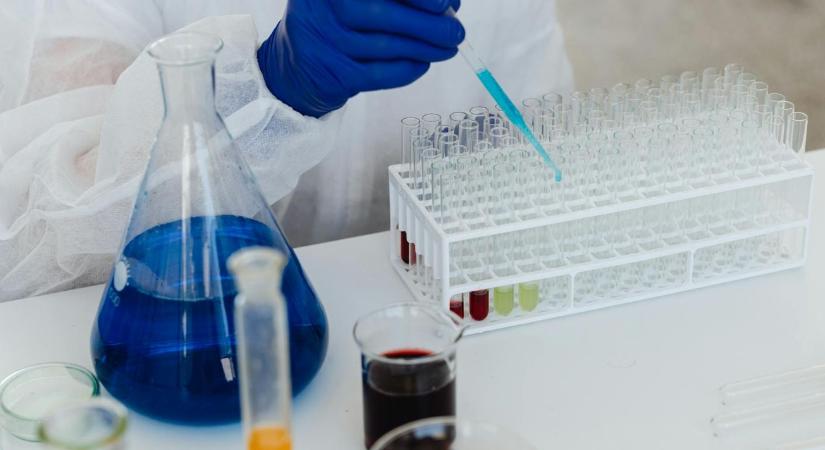 Szegedi kutatók: a szennyvízben is kutatni kell az antibiotikum-rezisztencia forrásait