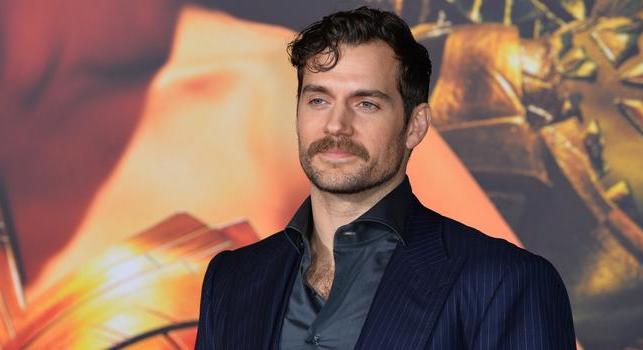 Henry Cavill sérülése az új képek alapján picit súlyosabb lehet, mint elsőre tűnt