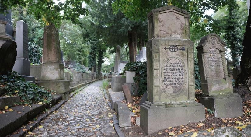 Gyalázatos dolgot műveltek a temetőben az éjszaka besurranó sötét alakok