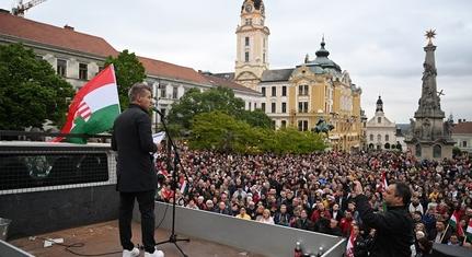 Ismét Pécsre látogat Magyar Péter