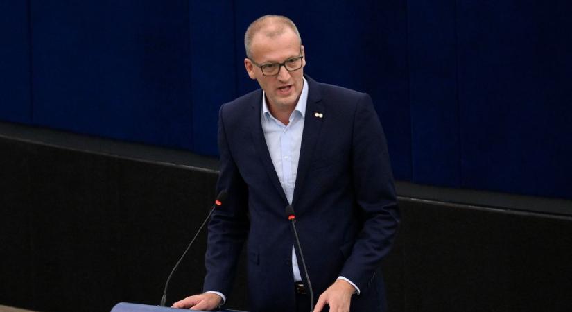 „Nincs megállás a Tisza és Tarr Zoltán őrületvonatán!” – Szentkirályi Alexandra nem kímélte a lebukott politikust