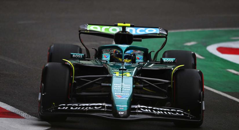 Alonso a leggyorsabb az első szingapúri edzésen!