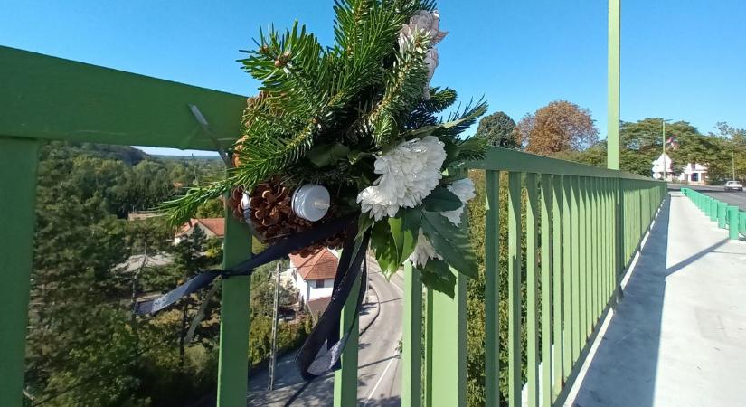 „Nem a viadukt tehet az áldozatok haláláról” – megrázta a netet a veszprémi tragédia