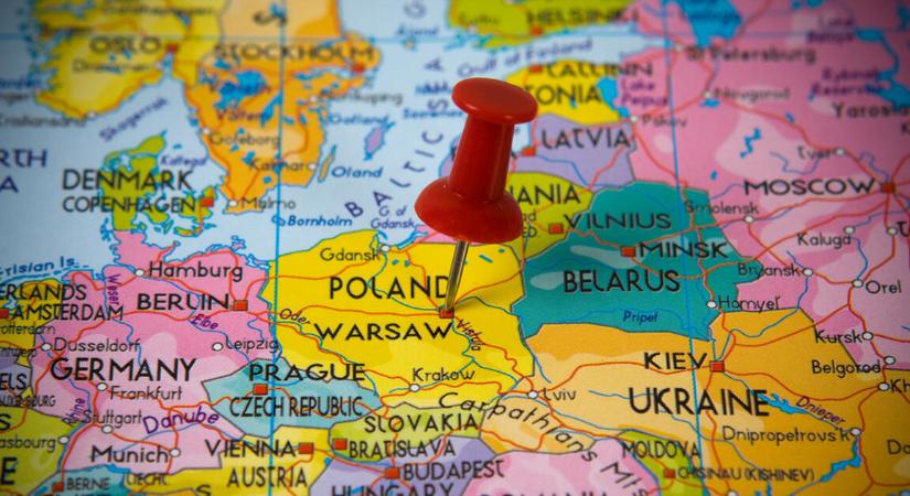 Kukoricás konzervdobozokból készített bombát találtak egy lengyel temetőben