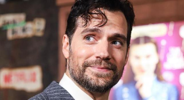 Épp csak Henry Cavill nem jár a marha olcsó Warhammer csomag mellé