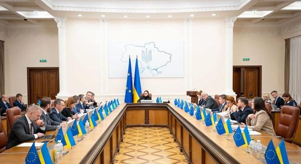 A kormány jóváhagyta csapatok küldését a lengyelországi NATO–Ukrajna központba