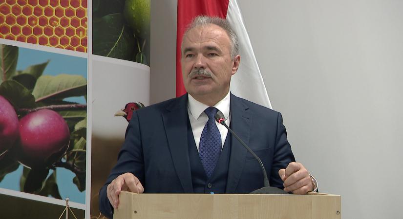 Az agrárminiszter riadót fújt, miután Tarr Zoltán hatalmasat rúgott a magyar gazdákba  videó