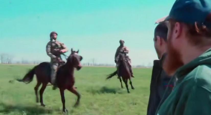 Lovas egységekkel akarja támadni az orosz hadsereg Ukrajnát