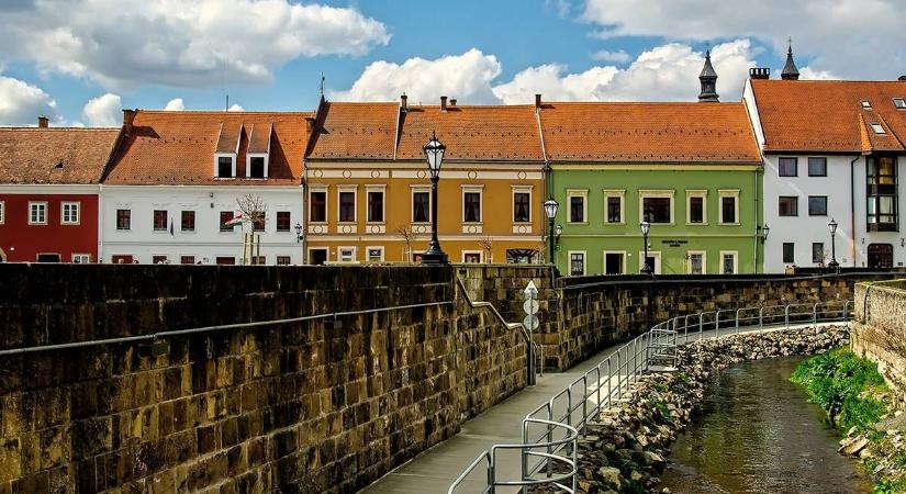 Forgalomkorlátozás az egri belvárosban – régóta várt munka kezdődött el