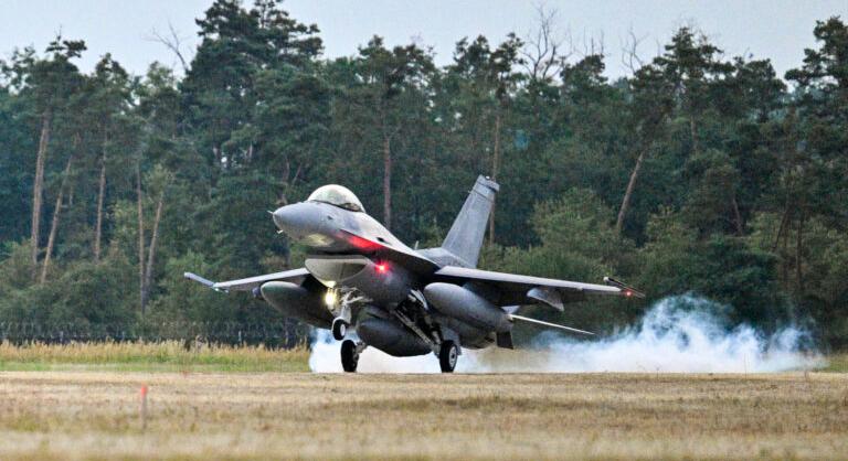 További két F-16-os vadászgép érkezett Szlovákiába