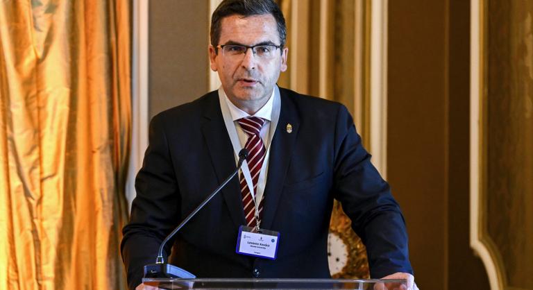 Az Óbudai Egyetem rektora nemzetközi mezőnyben mérette meg magát