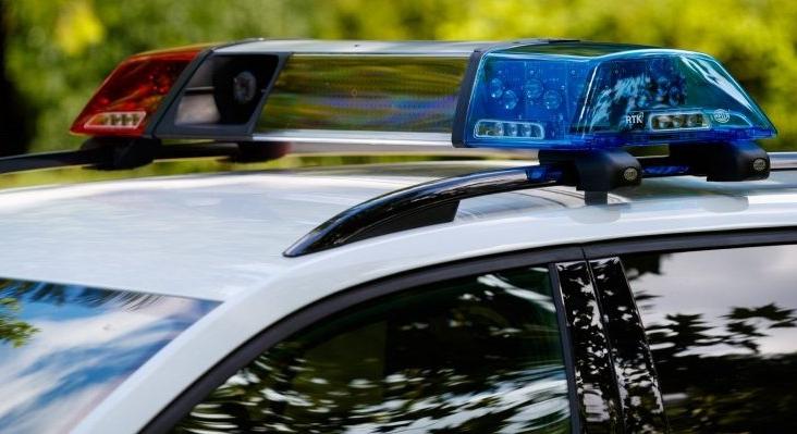 Traktor és személyautó ütközött a 81-esen