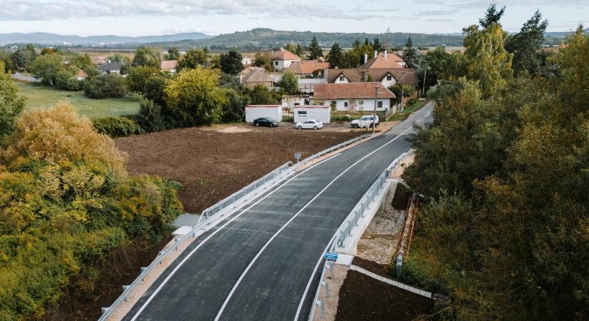Átadták az új hidat Kisóváron