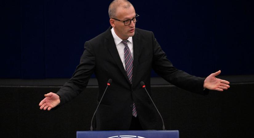 Kórházakat és iskolákat záratna be a Tisza Párt az adóemelések mellett