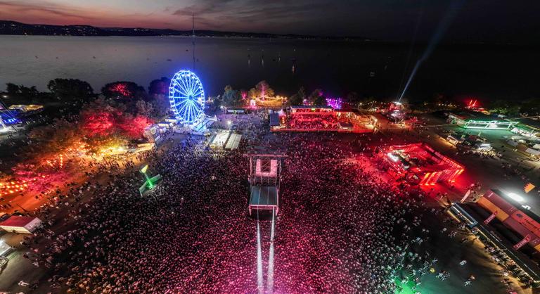 Döntött a közgyűlés, Zamárdiban marad a Strand Fesztivál