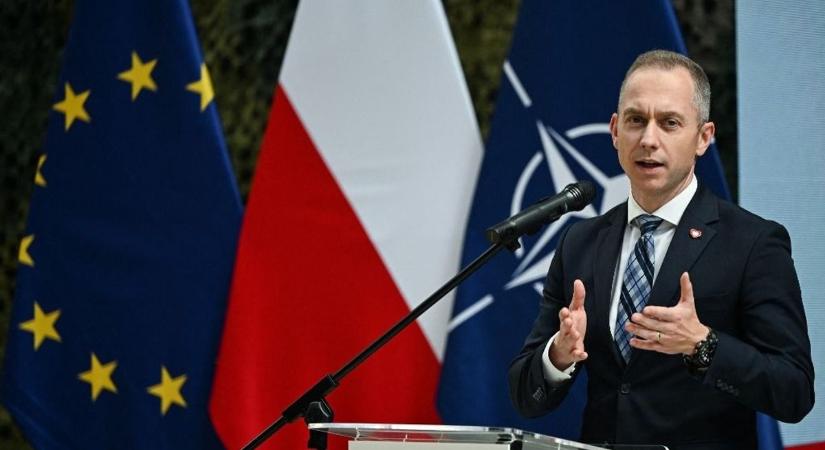 Hihetetlen döntés: a lengyelek új üzemanyag-vezetéket építenek 1800 milliárd forintból – ez már a háborúra kell nekik, rákötik magukat a NATO-ra