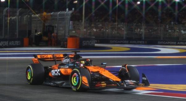 Piastri-elsőség és balesetek a második szingapúri F1-es edzésen