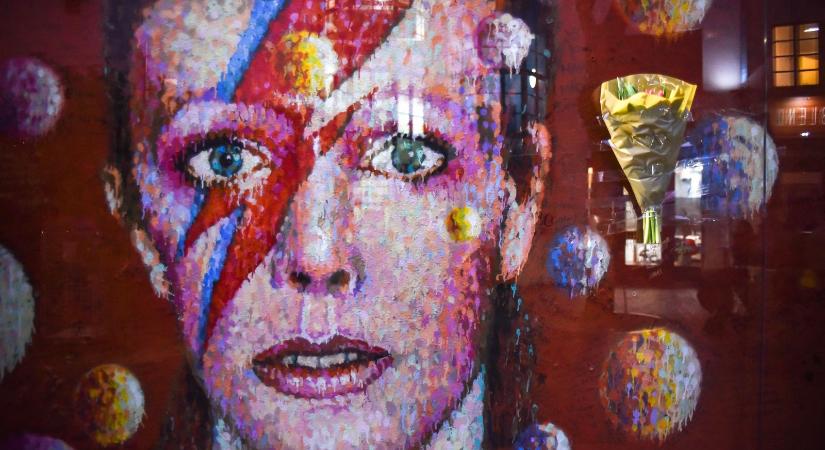 Megnyílt David Bowie rajongóinak a zarándokhelye Kelet-Londonban